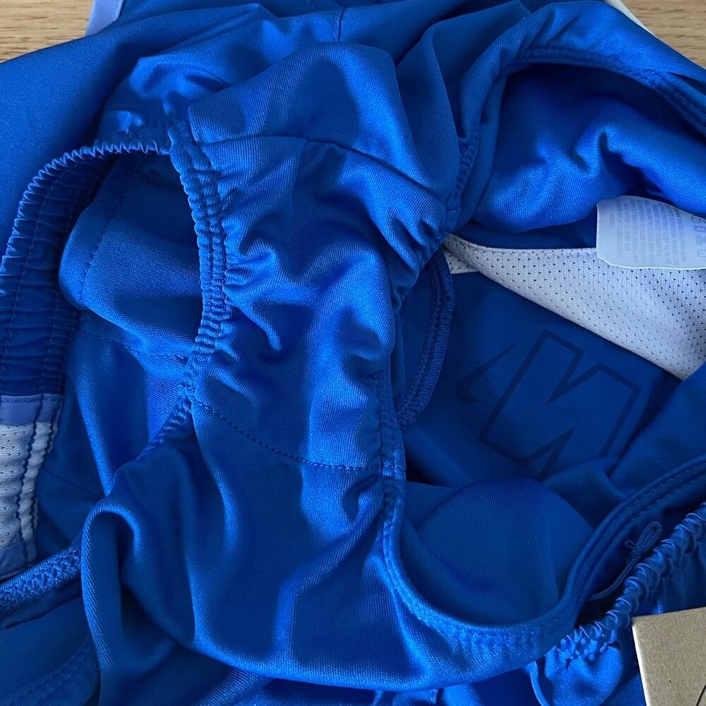Nike Kids Shorts Size Small - Picture 8 of 8